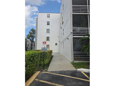 FIRST FLOOR CORNER UNIT 2 BEDROOMS 2 BATHROOMS CONDO IN WEST