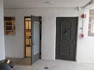 FIRST FLOOR CORNER UNIT 2 BEDROOMS 2 BATHROOMS CONDO IN WEST