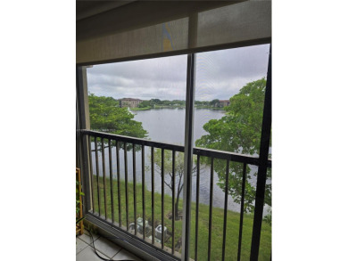 Top floor Penthouse corner Magnolia unit. On the lake in one of