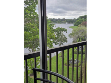 Top floor Penthouse corner Magnolia unit. On the lake in one of