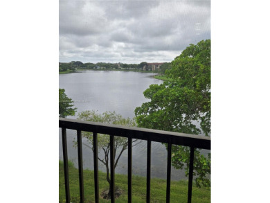 Top floor Penthouse corner Magnolia unit. On the lake in one of