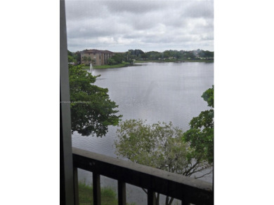 Top floor Penthouse corner Magnolia unit. On the lake in one of