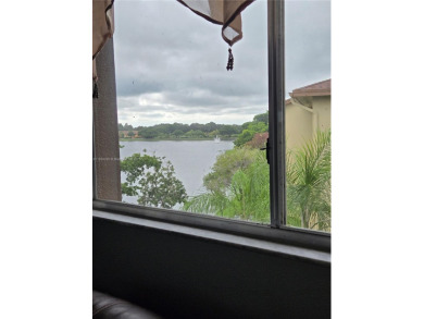 Top floor Penthouse corner Magnolia unit. On the lake in one of