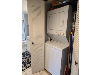 Top floor Penthouse corner Magnolia unit. On the lake in one of