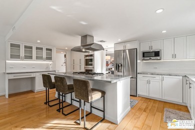 A-M-A-Z-I-N-G opportunity! Nearly 3,000 square feet on FEE land