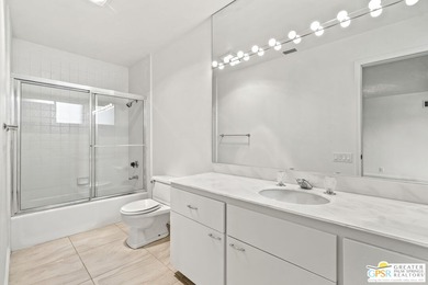 A-M-A-Z-I-N-G opportunity! Nearly 3,000 square feet on FEE land