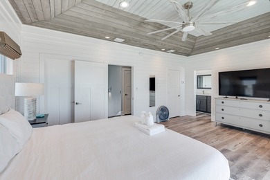 Located directly on the Gulf of America, Singing Waves (formerly