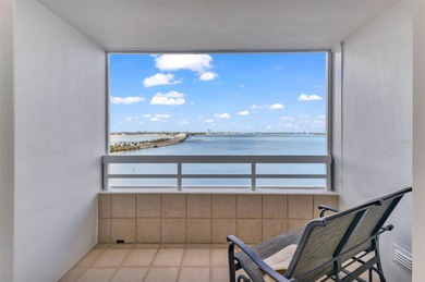 Bayfront Bliss: Elegant 2 Bed, 2 Bath Condo on Sarasota Bay -