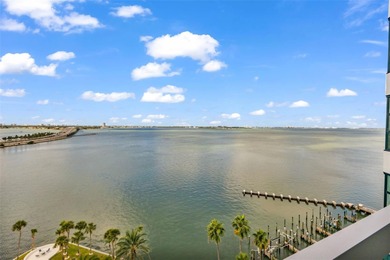 Bayfront Bliss: Elegant 2 Bed, 2 Bath Condo on Sarasota Bay -