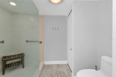 Bayfront Bliss: Elegant 2 Bed, 2 Bath Condo on Sarasota Bay -