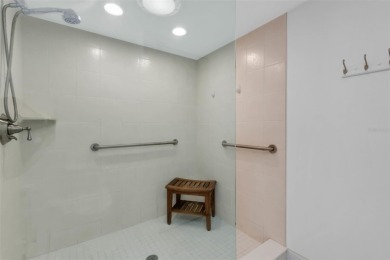 Bayfront Bliss: Elegant 2 Bed, 2 Bath Condo on Sarasota Bay -