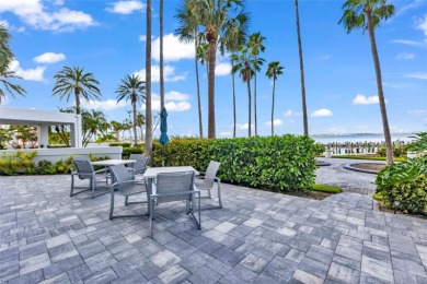 Bayfront Bliss: Elegant 2 Bed, 2 Bath Condo on Sarasota Bay -