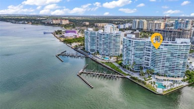 Bayfront Bliss: Elegant 2 Bed, 2 Bath Condo on Sarasota Bay -