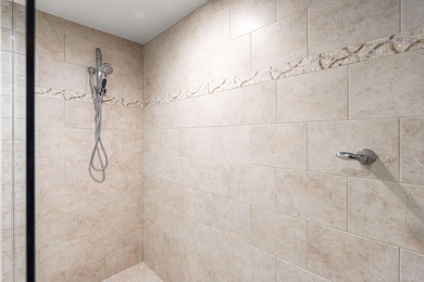 JUST REDUCED $150,000!!! MOTIVATED SELLER!! 2 BR 1st FLOOR GULF