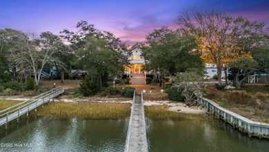 LUXURY LIVING ON THE INTRACOASTAL WATERWAY Welcome to this