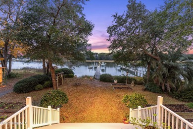 LUXURY LIVING ON THE INTRACOASTAL WATERWAY Welcome to this