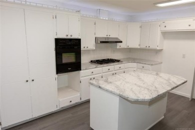 2.73 Acres. Updated throughoutbo greatroom has a vaulted ceiling