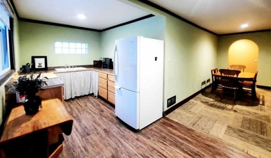 Amazing opportunity to own a building in the heart of downtown