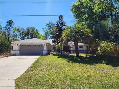 Beautiful 3/2/2 in the desired part of Citrus Springs with over