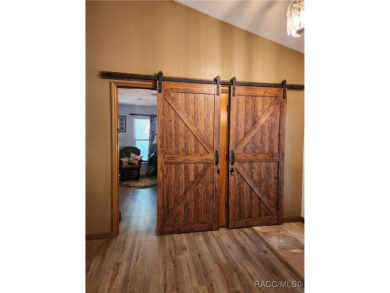 Beautiful 3/2/2 in the desired part of Citrus Springs with over