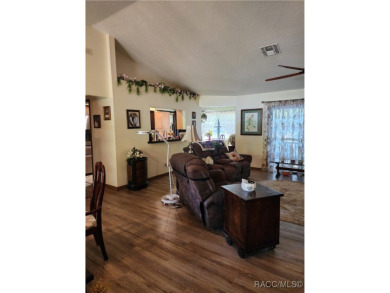 Beautiful 3/2/2 in the desired part of Citrus Springs with over