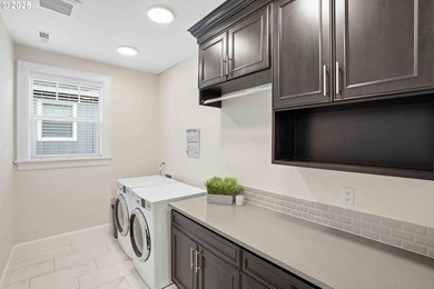 Modern Luxury End-Unit in Prestigious Two Creeks! Enjoy