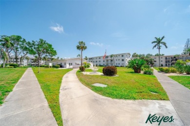 Bring your style to this 1st floor, 2-beds/2 baths condo in