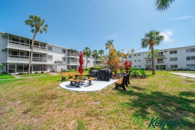 Bring your style to this 1st floor, 2-beds/2 baths condo in