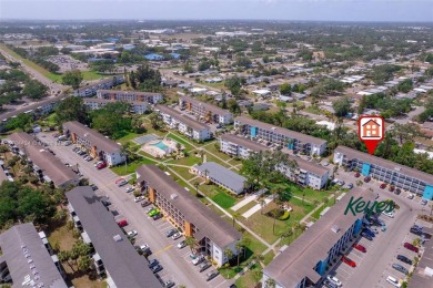 Bring your style to this 1st floor, 2-beds/2 baths condo in