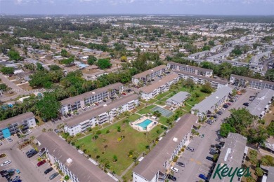 Bring your style to this 1st floor, 2-beds/2 baths condo in