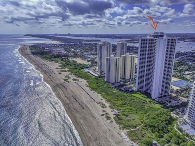 Sleek Oceanfront Studio- Designer Renovation. Singer Island -