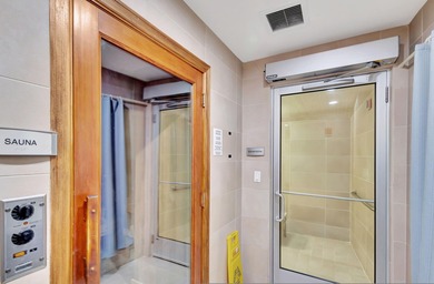 Sleek Oceanfront Studio- Designer Renovation. Singer Island -