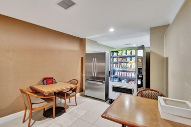 Sleek Oceanfront Studio- Designer Renovation. Singer Island -