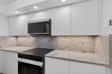 Sleek Oceanfront Studio- Designer Renovation. Singer Island -