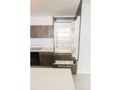 Luxury corner apartment with private foyer in new building with