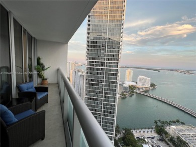 SPACIOUS WATERFRONT VIEW + BEAUTIFUL SKYLINE! get the best of