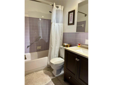 55+ gated community. Bright 1-bedroom, 1-bath condo at Golden