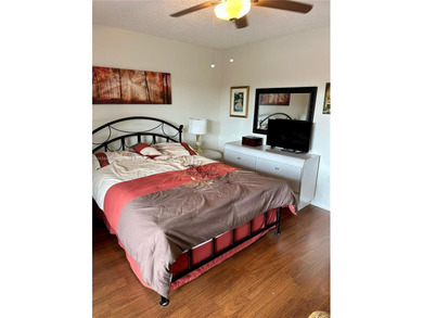 55+ gated community. Bright 1-bedroom, 1-bath condo at Golden