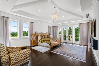 Mastering a mix of classic style and fresh, light ease, this