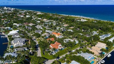 Mastering a mix of classic style and fresh, light ease, this