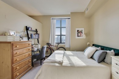 Welcome to 1464 S Michigan Ave with a rare 1Bed/1.5Bath corner