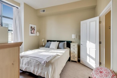 Welcome to 1464 S Michigan Ave with a rare 1Bed/1.5Bath corner