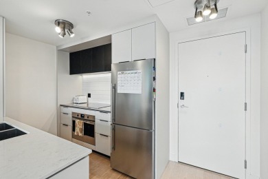 Situe au 19e etage du prestigieux immeuble Nobel a Brossard, ce