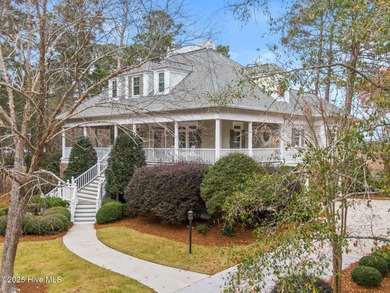 Where the Shallotte River bends and the 17th hole sweeps along