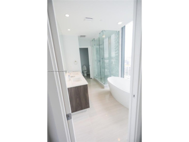 Luxury corner apartment with private foyer in new building with