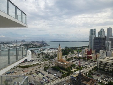 2019 Building, residential tower Paramount Miami Worldcenter 3