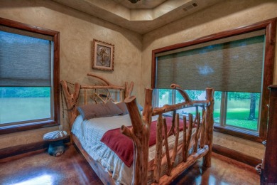 Crafted by renowned builder Tony Usdrowski, this exceptional