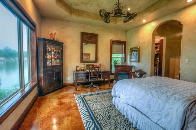 Crafted by renowned builder Tony Usdrowski, this exceptional