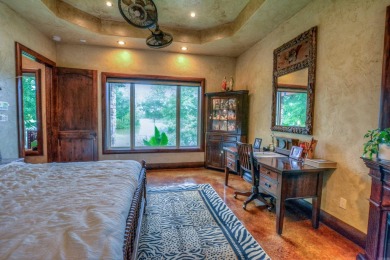 Crafted by renowned builder Tony Usdrowski, this exceptional