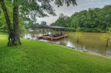 Crafted by renowned builder Tony Usdrowski, this exceptional